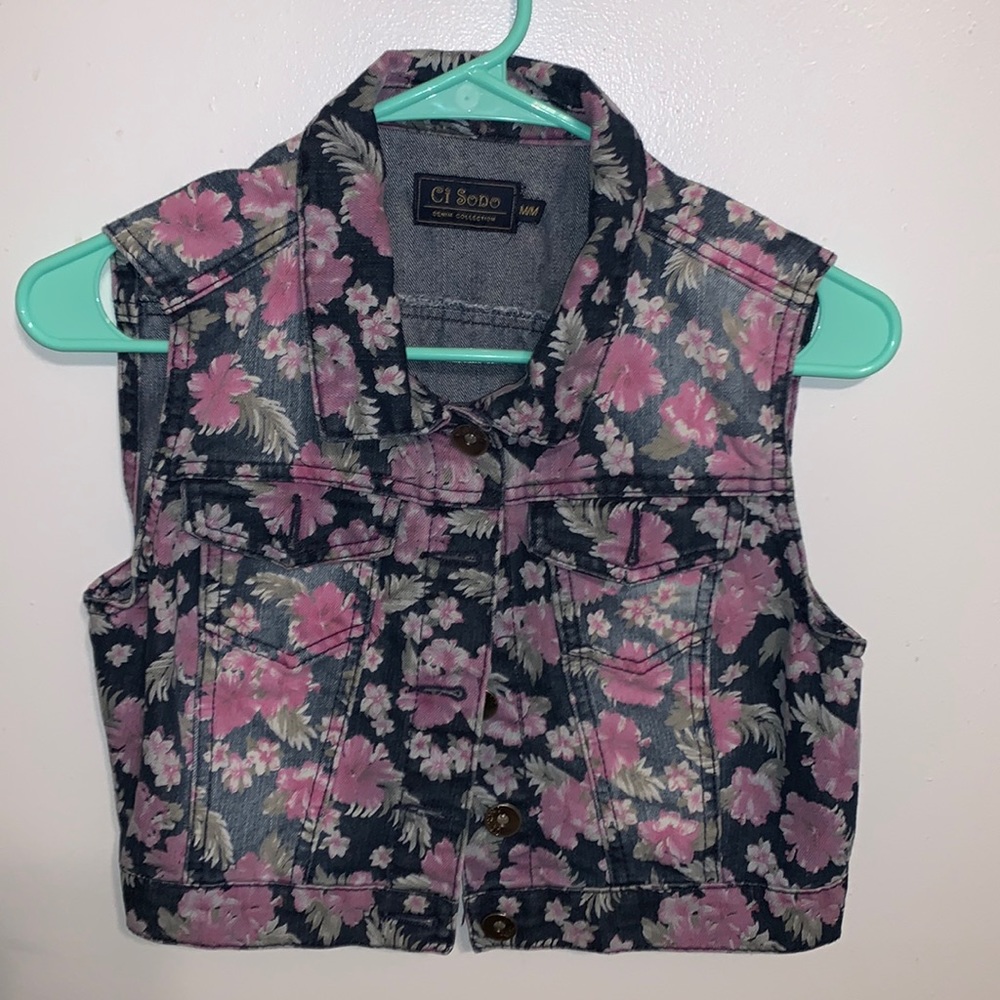 No Sleeve Cropped Floral Denim Vest